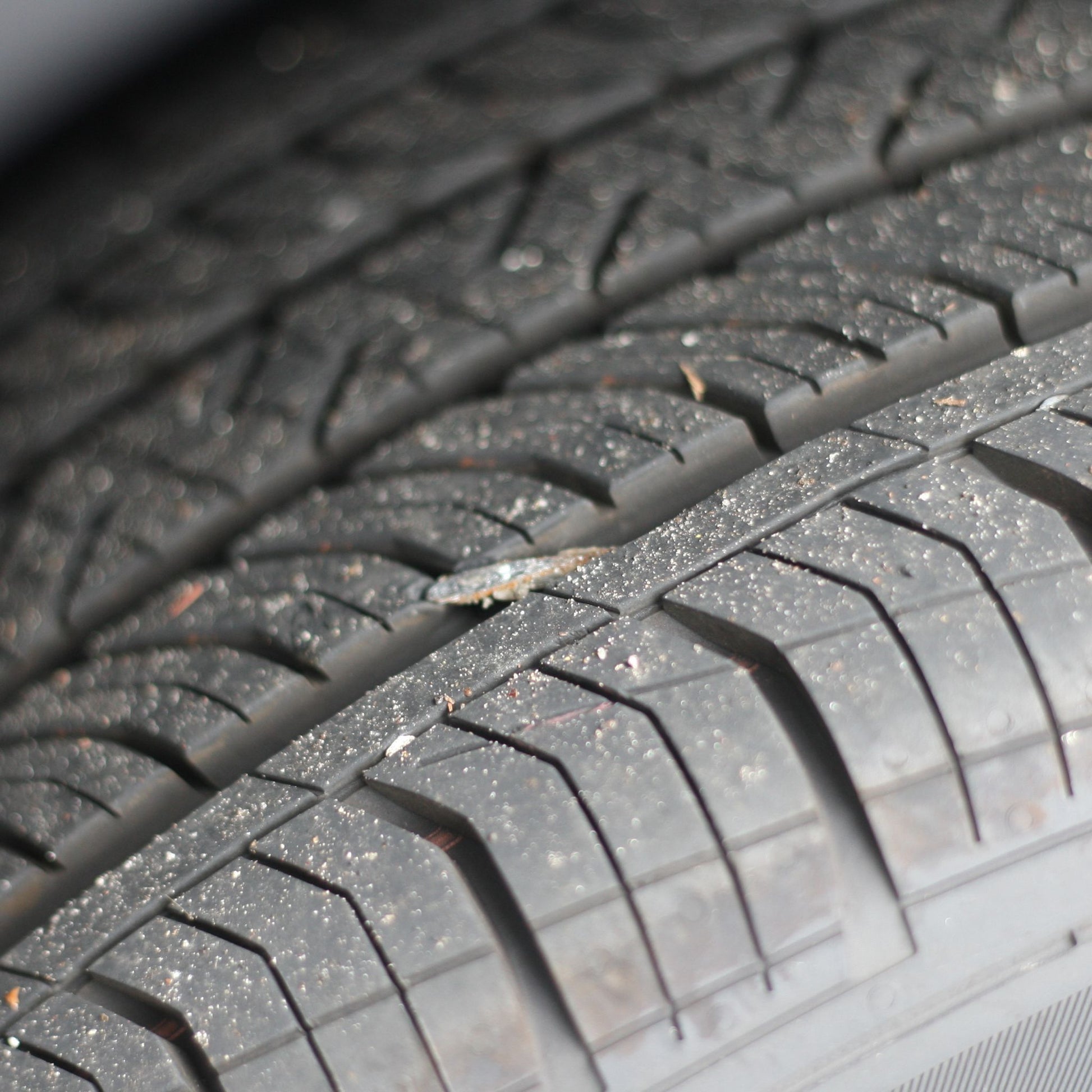 Flat tire service Markham, Ontario (flat tire repair & flat tire change).